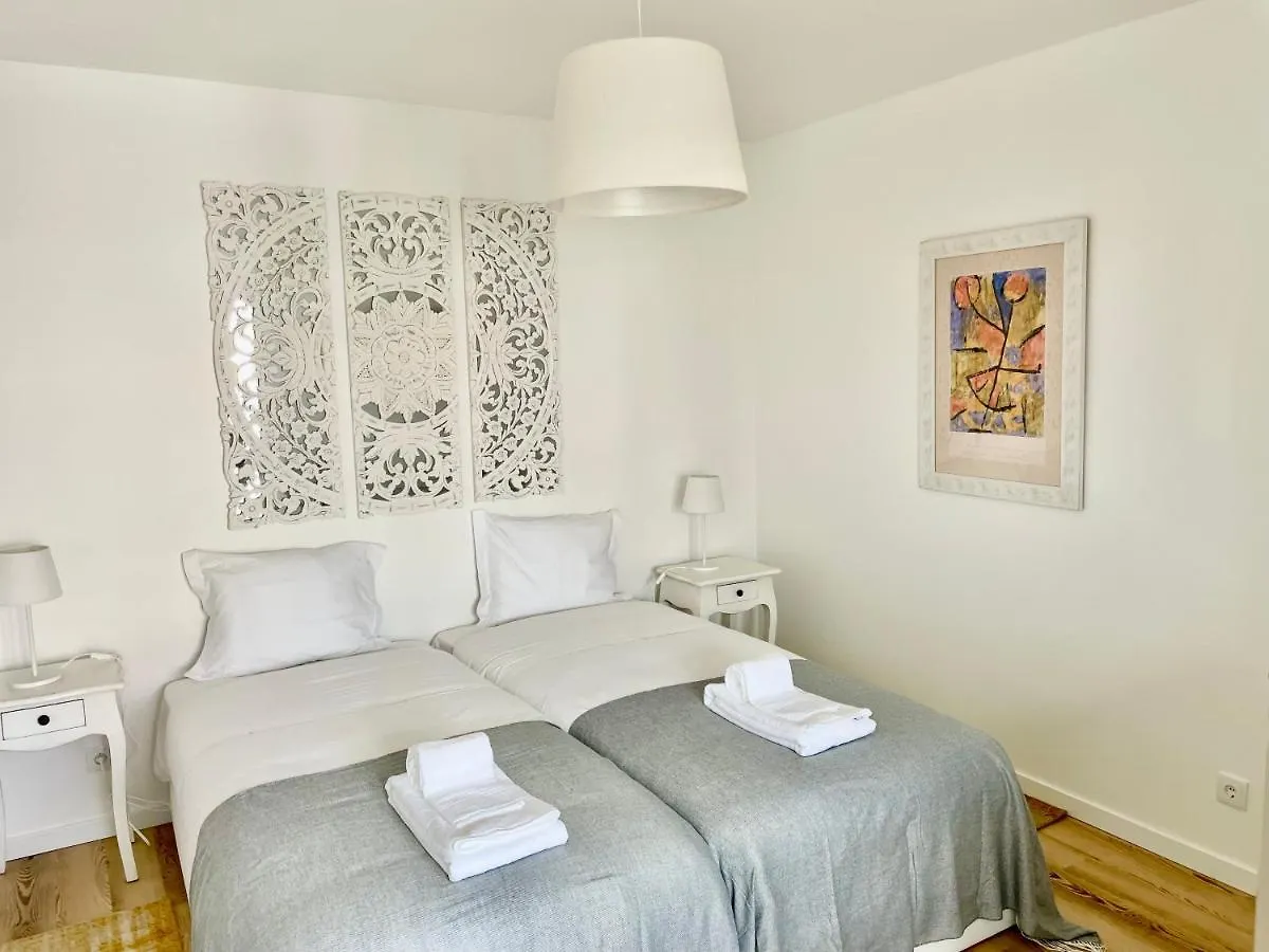 3 Bedroom Cascais Apt Apartment